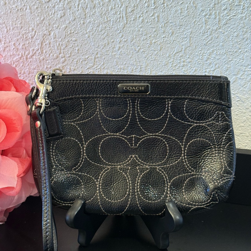 COACH Vintage Poppy Black C Pattern Stitching Patent Leather Wristlet NWOT